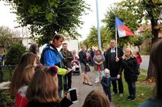 Starosta Kaštánek při projevu při sázení lip republiky