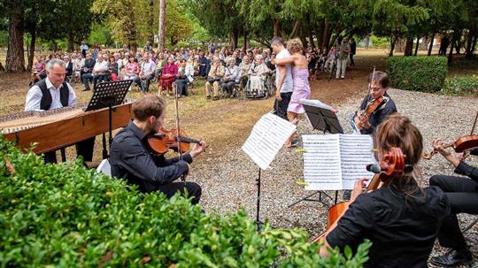 Koncert v zámeckém parku, foto Jan Žirovnický