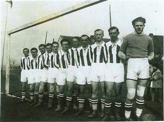 Liteňský SK v roce 1931, kdy se stal mistrem II. třídy Podbrdské župy footballové. Zprava: Eliášek, Bohumil Biskup, František Horák, Jaroslav Krbec, Jaroslav Valenta, Antonín Hořejší, Alois Břížďala, Václav Cihelka, František Škarvada, Otta Horák.  O post