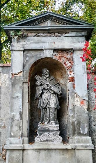 Výklenková kaple sv. Jana Nepomuckého v Litni. FOTO: PhDr. Vladimír Kačer